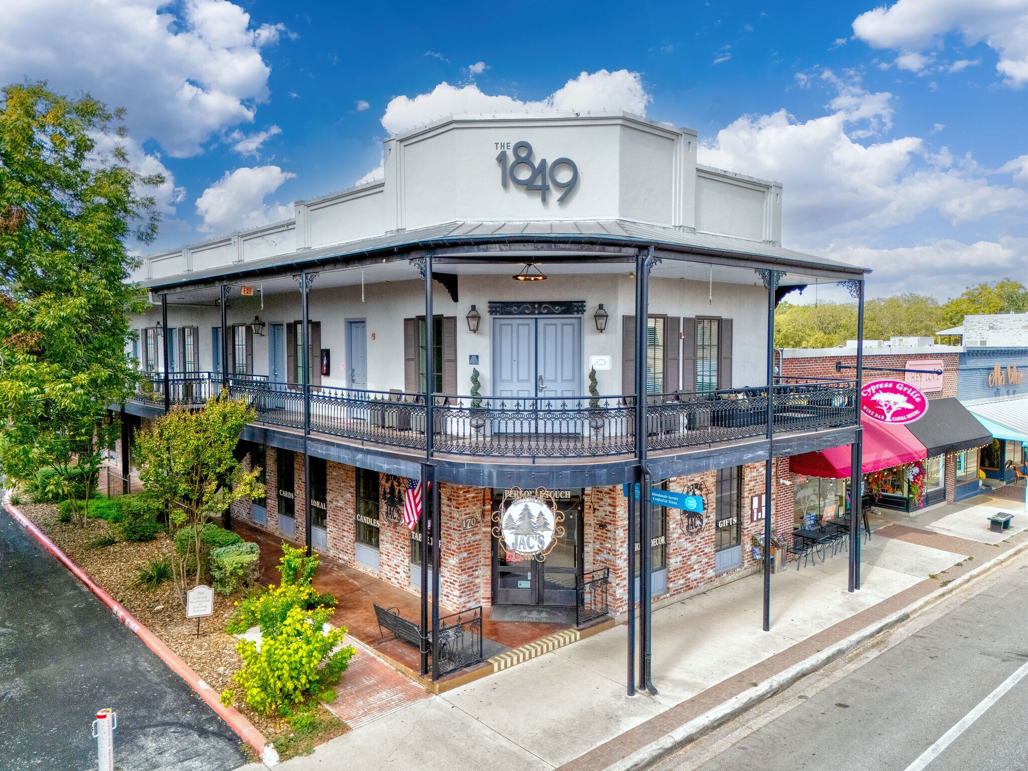 152-170 S Main St, Boerne, TX for Rent