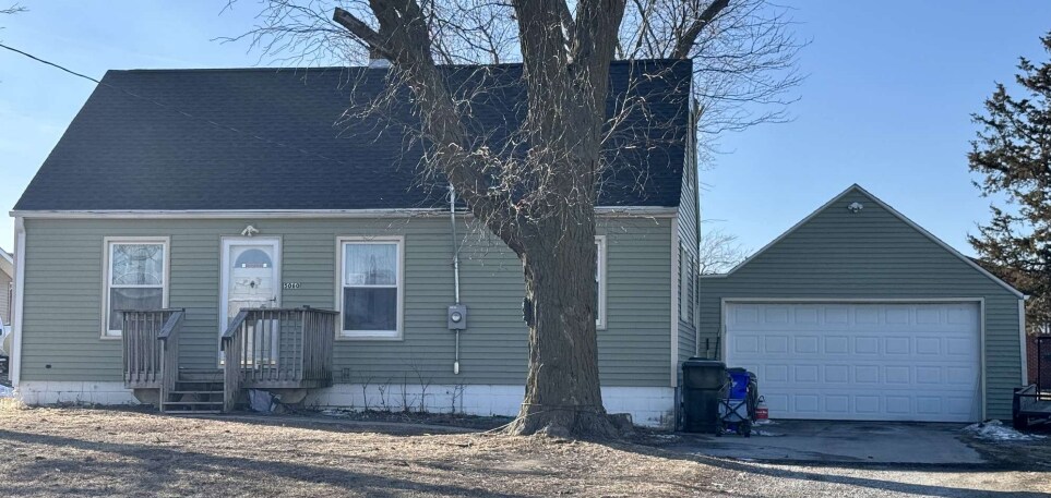 5060 J St Sw, Cedar Rapids, IA for Sale
