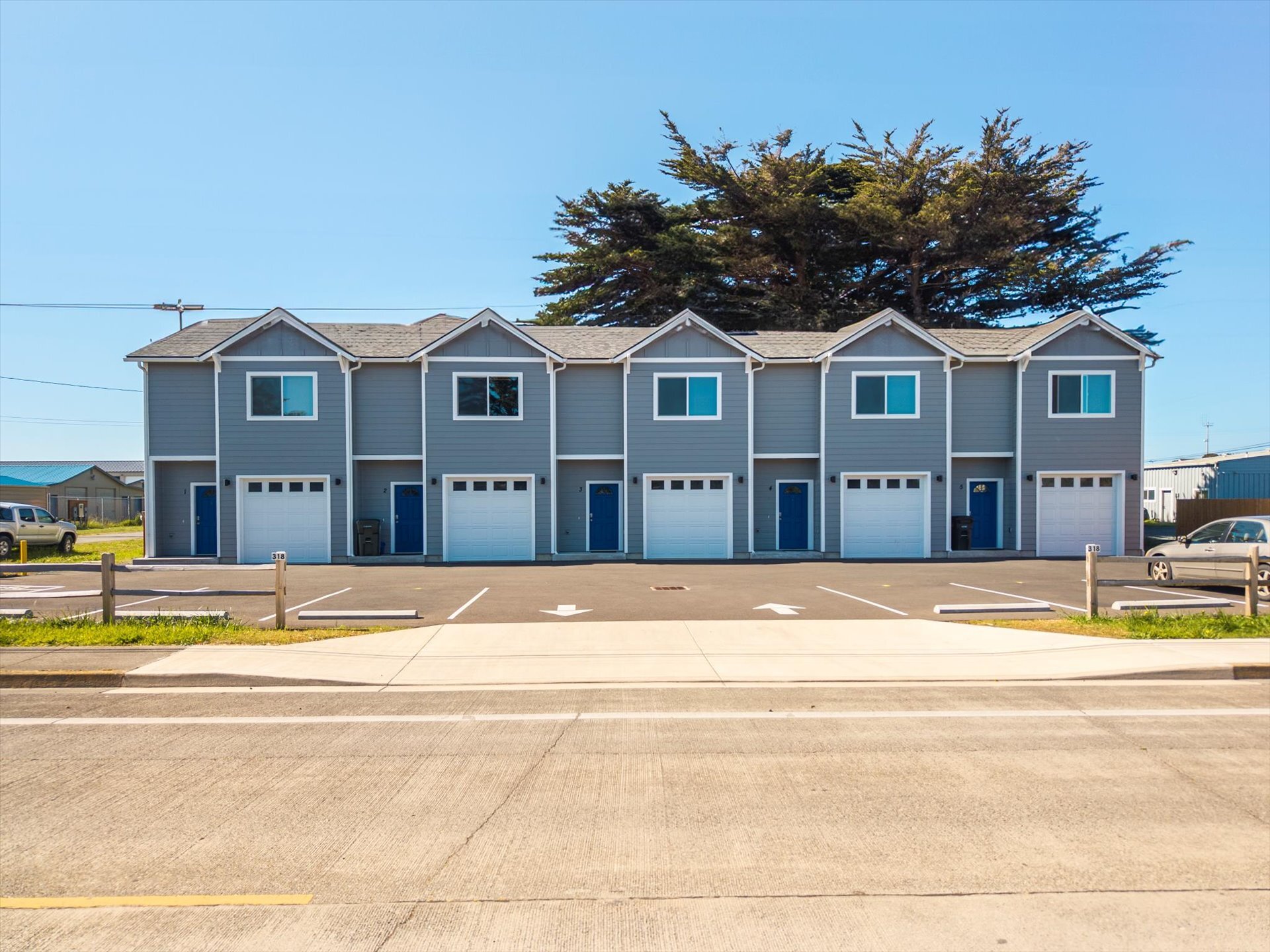 318 11th St SE, Bandon, OR for Sale