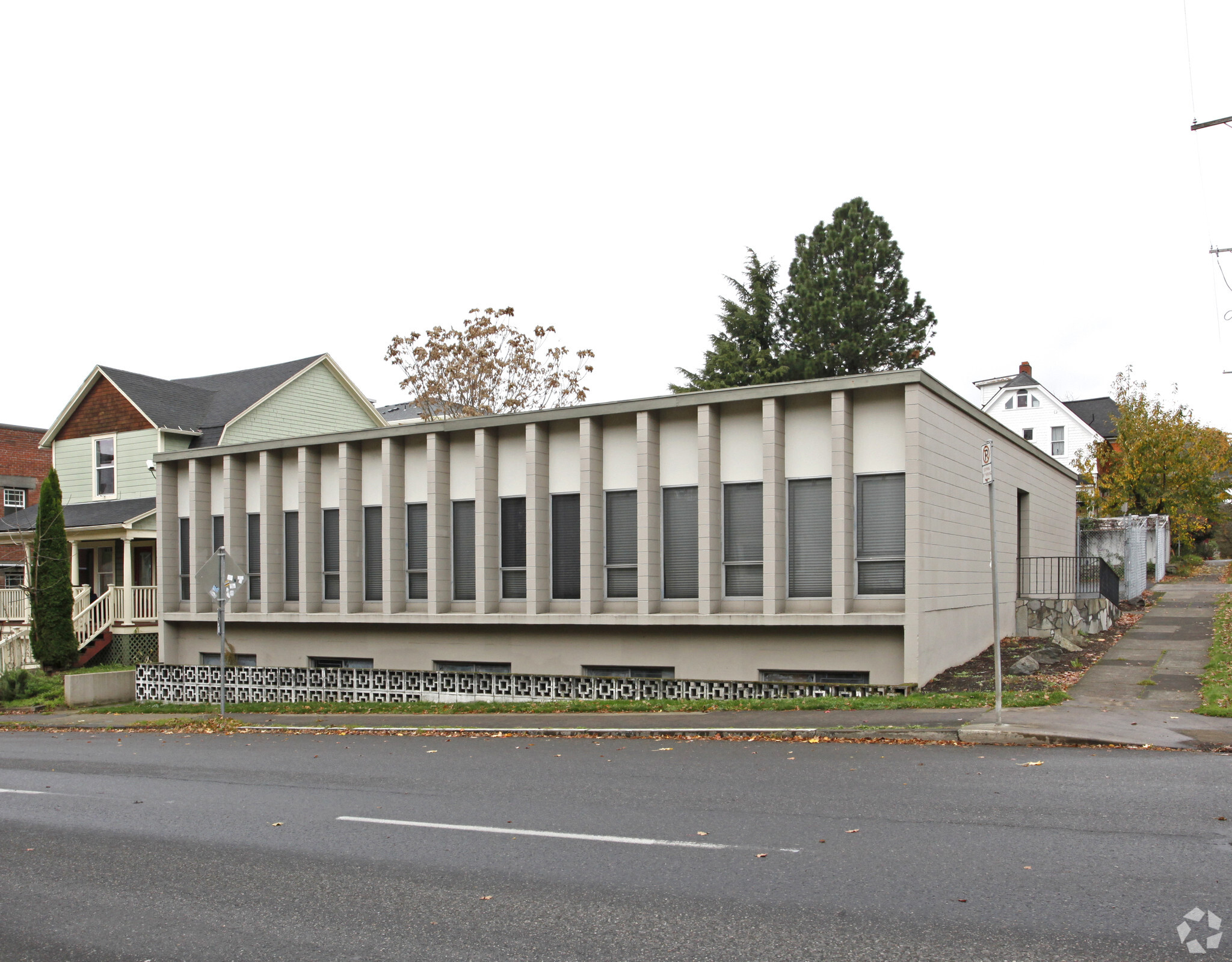 835 SE 17th Ave, Portland, OR for Sale