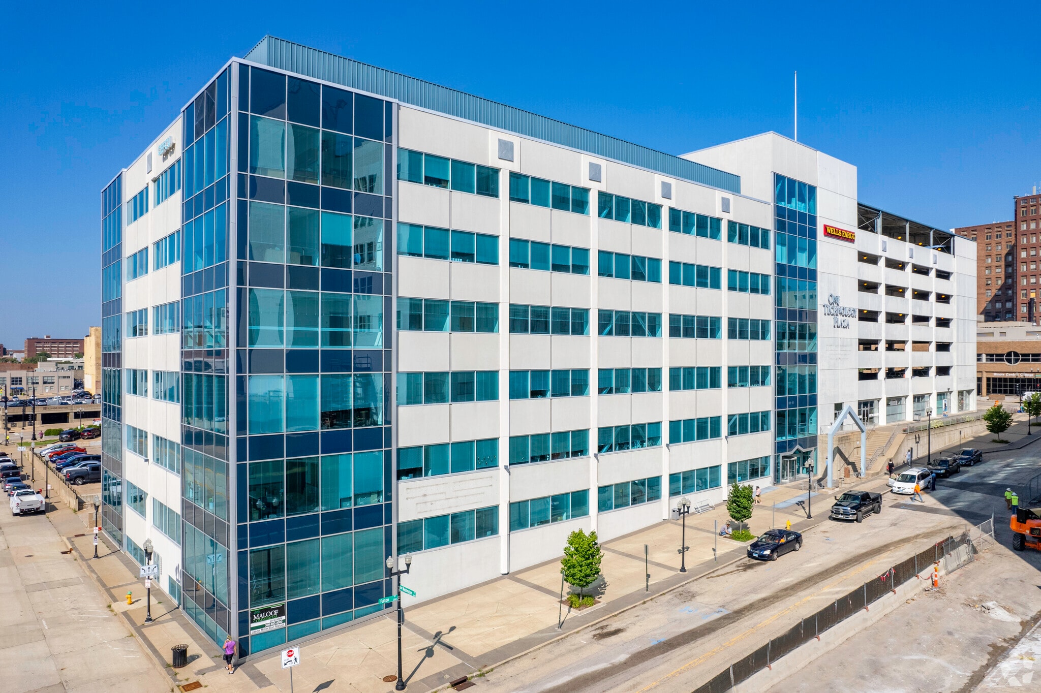 211 Fulton St, Peoria, IL for Rent