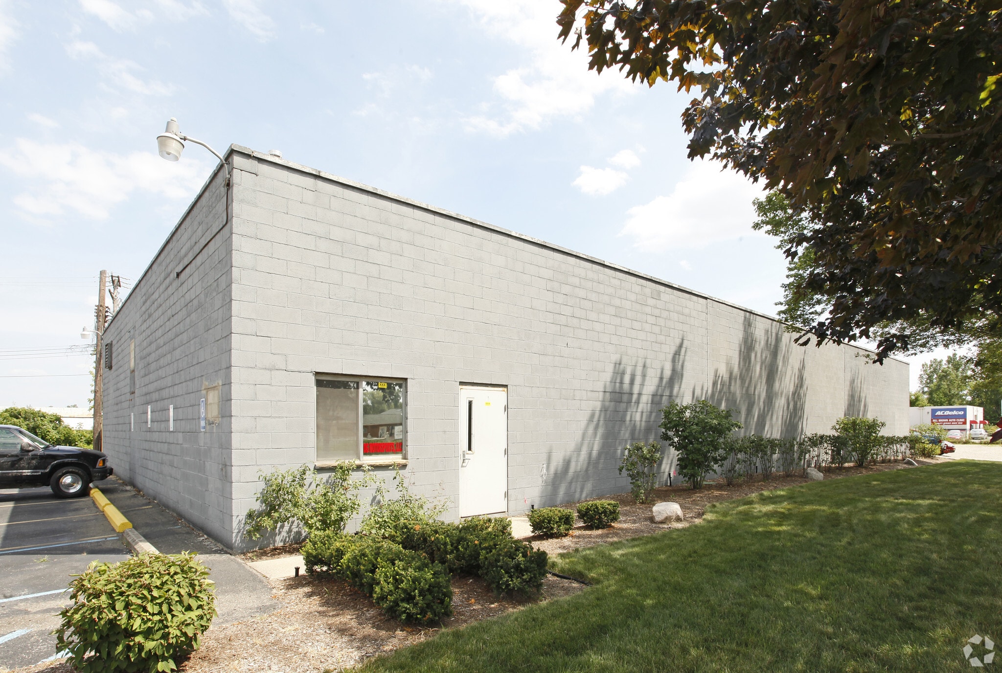 8400 N Lilley Rd, Canton, MI for Sale
