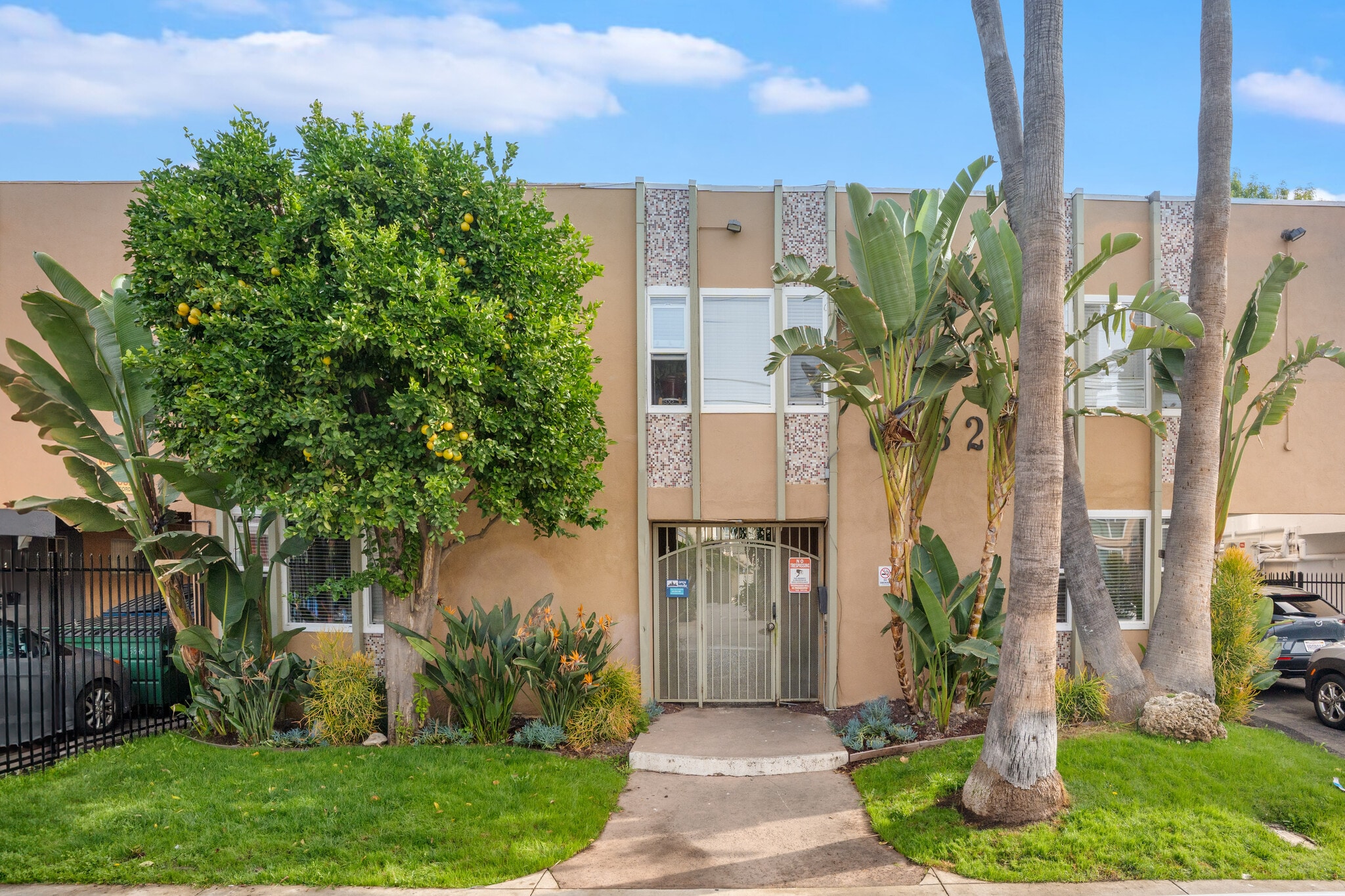 6632 Darby Ave, Reseda, CA for Sale