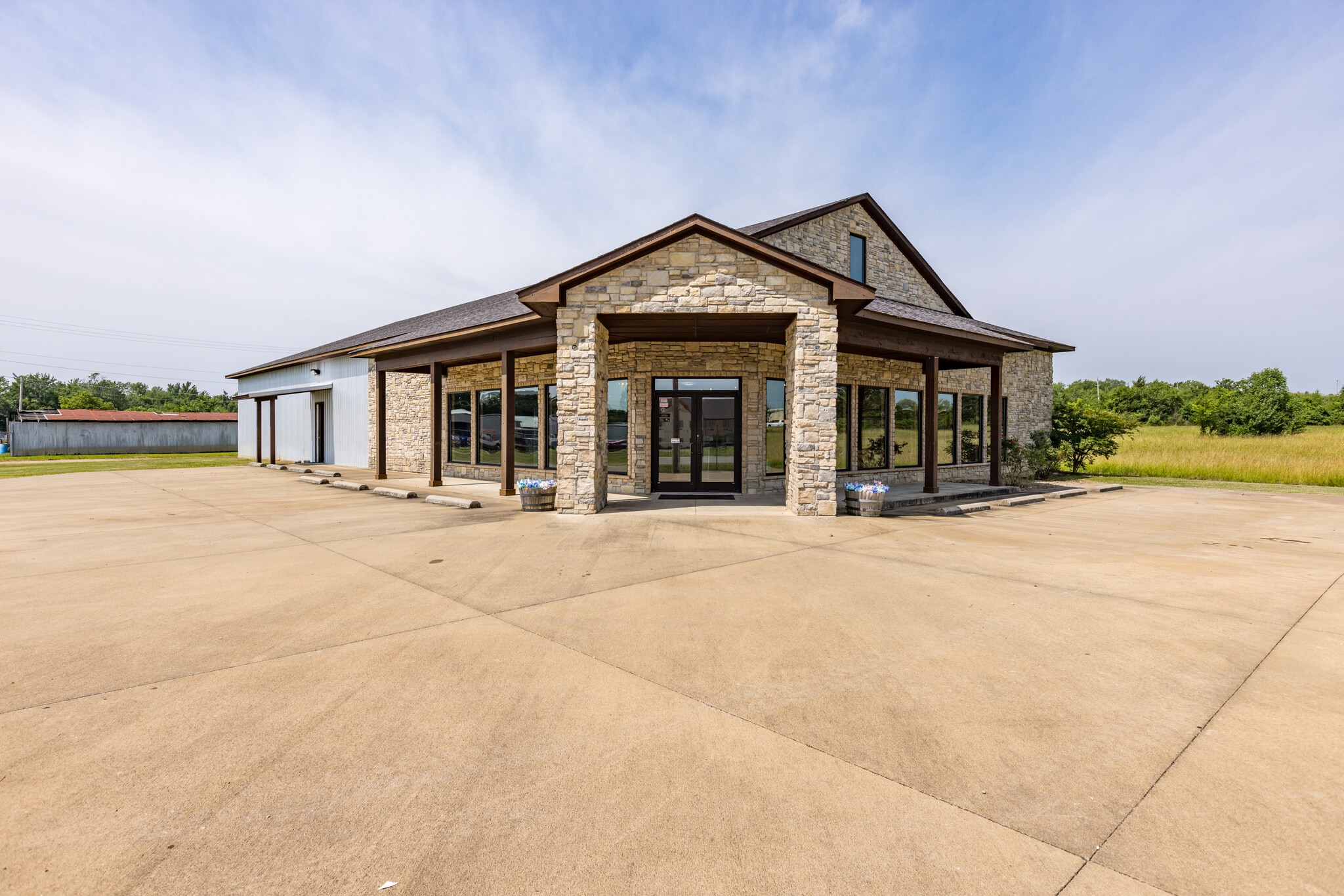 1910 E Jackson St, Hugo, OK for Sale