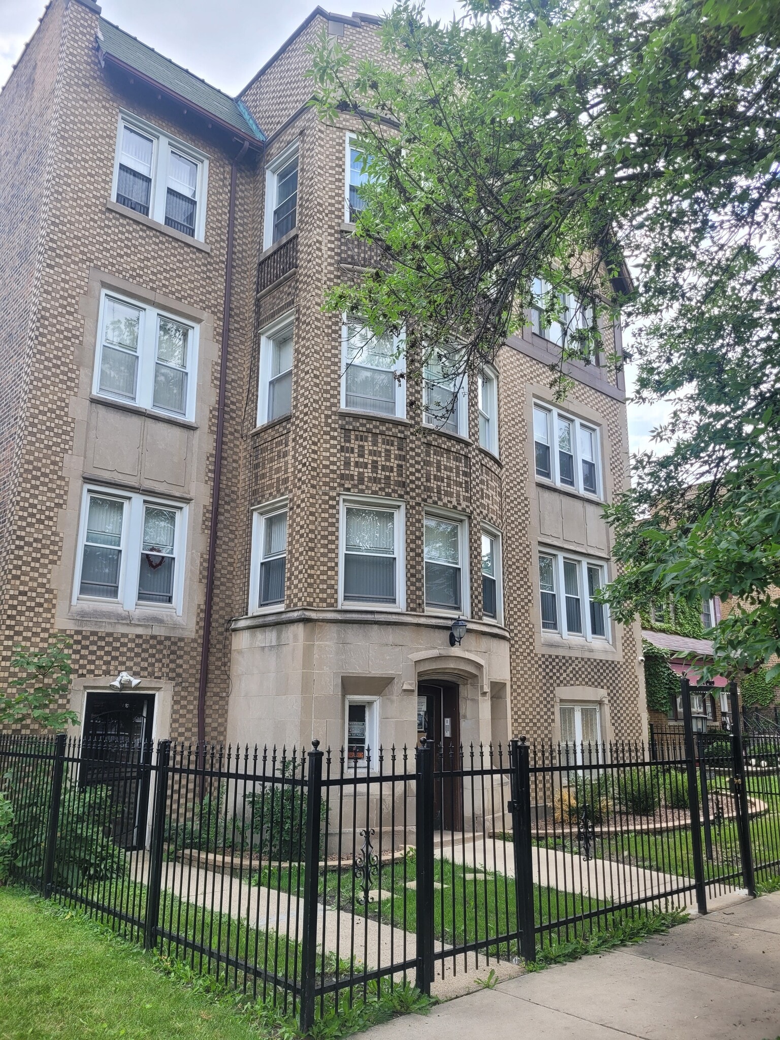 9021-9023 S Justine St, Chicago, IL for Sale
