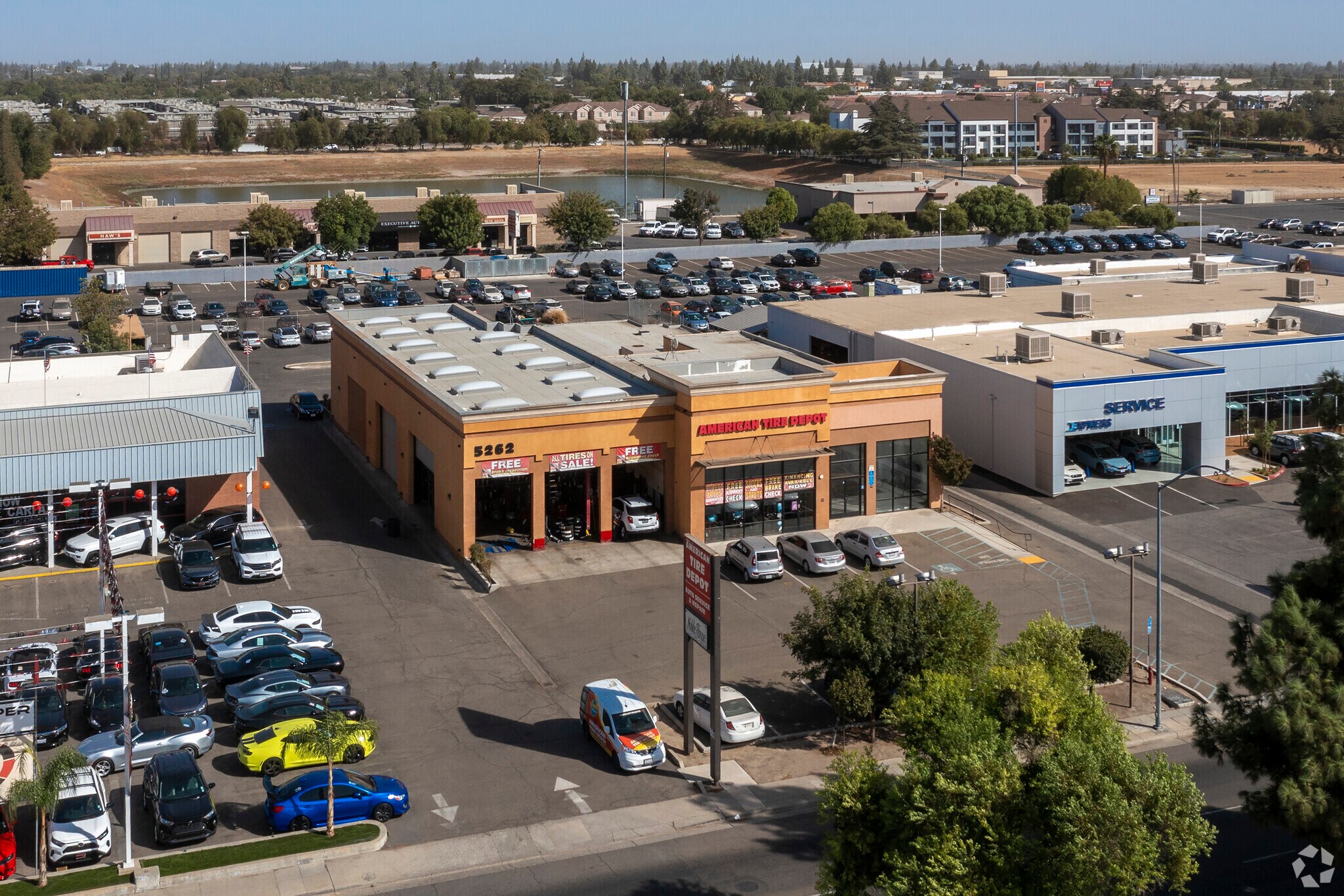 5262 N Blackstone Ave, Fresno, CA for Rent