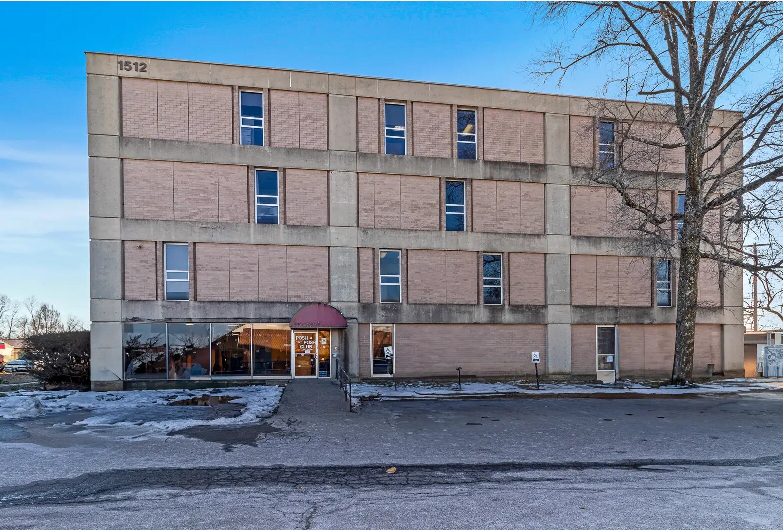 1512 Crums Ln, Louisville, KY for Sale