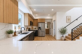 Los Angeles, CA Multi-Family - 2010 S Dunsmuir Ave Los Angeles, CA Multi-Family - 2010 S Dunsmuir Ave