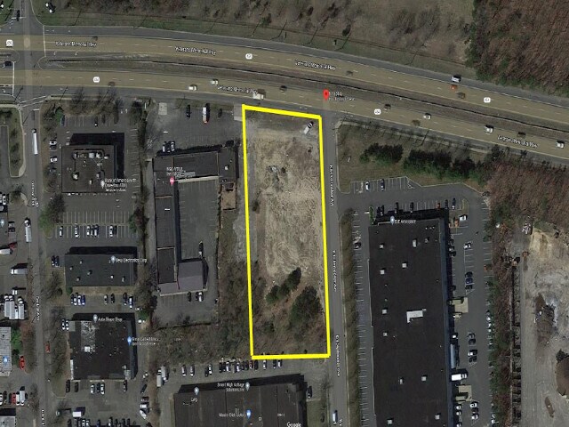 Veterans Memorial Hwy & Knickerbocker Ave, Holbrook, NY for Rent