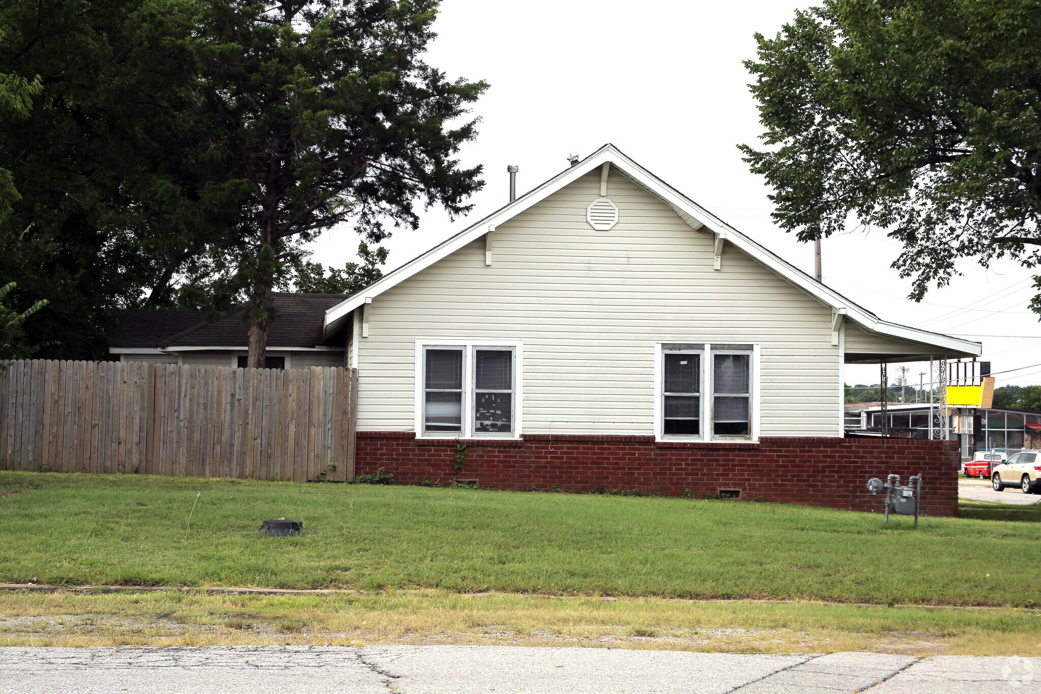 101 S Birch St Owasso, OK 74055 Retail Property for Sale on