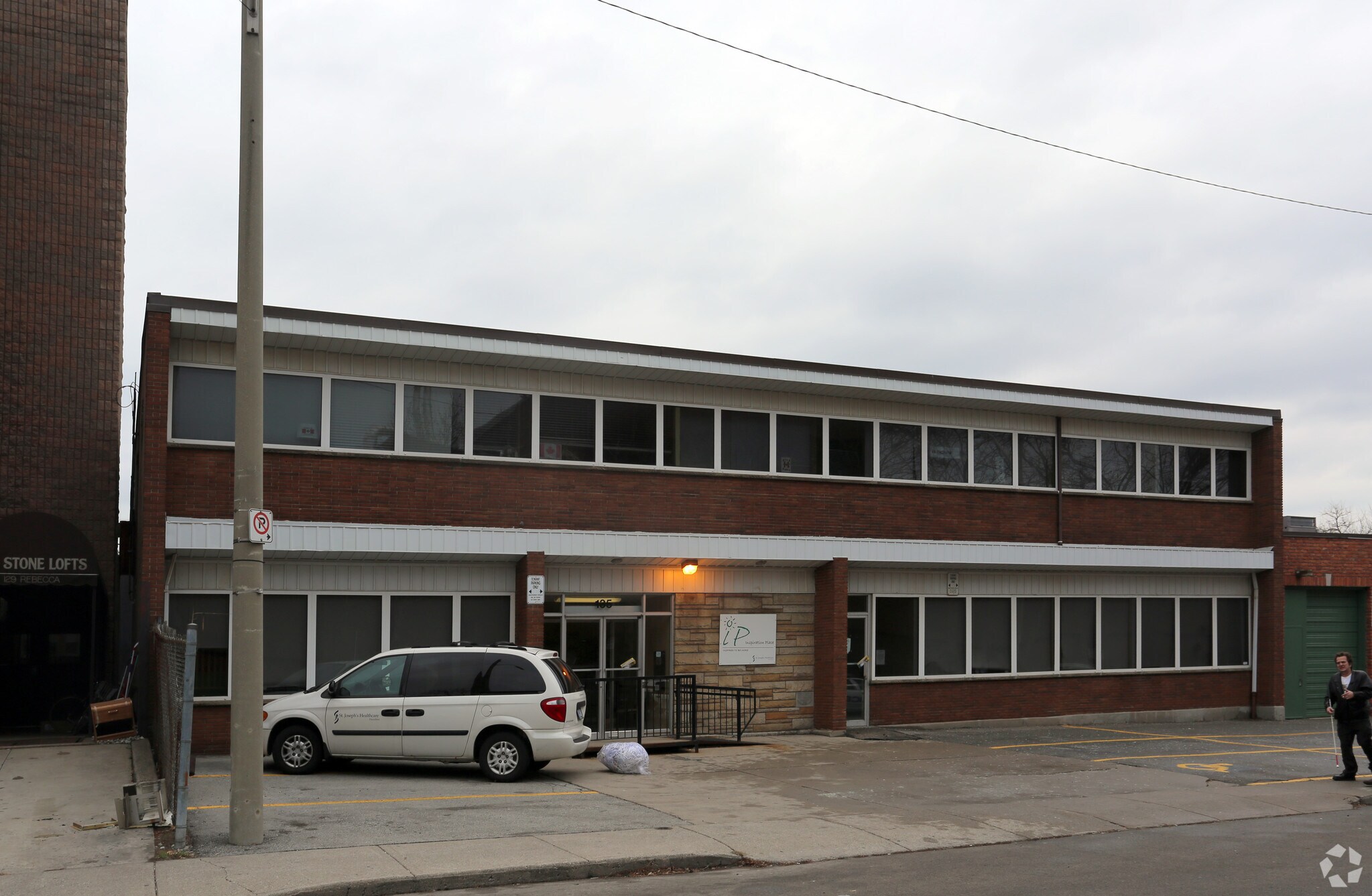 135 Rebecca St, Hamilton, ON for Rent