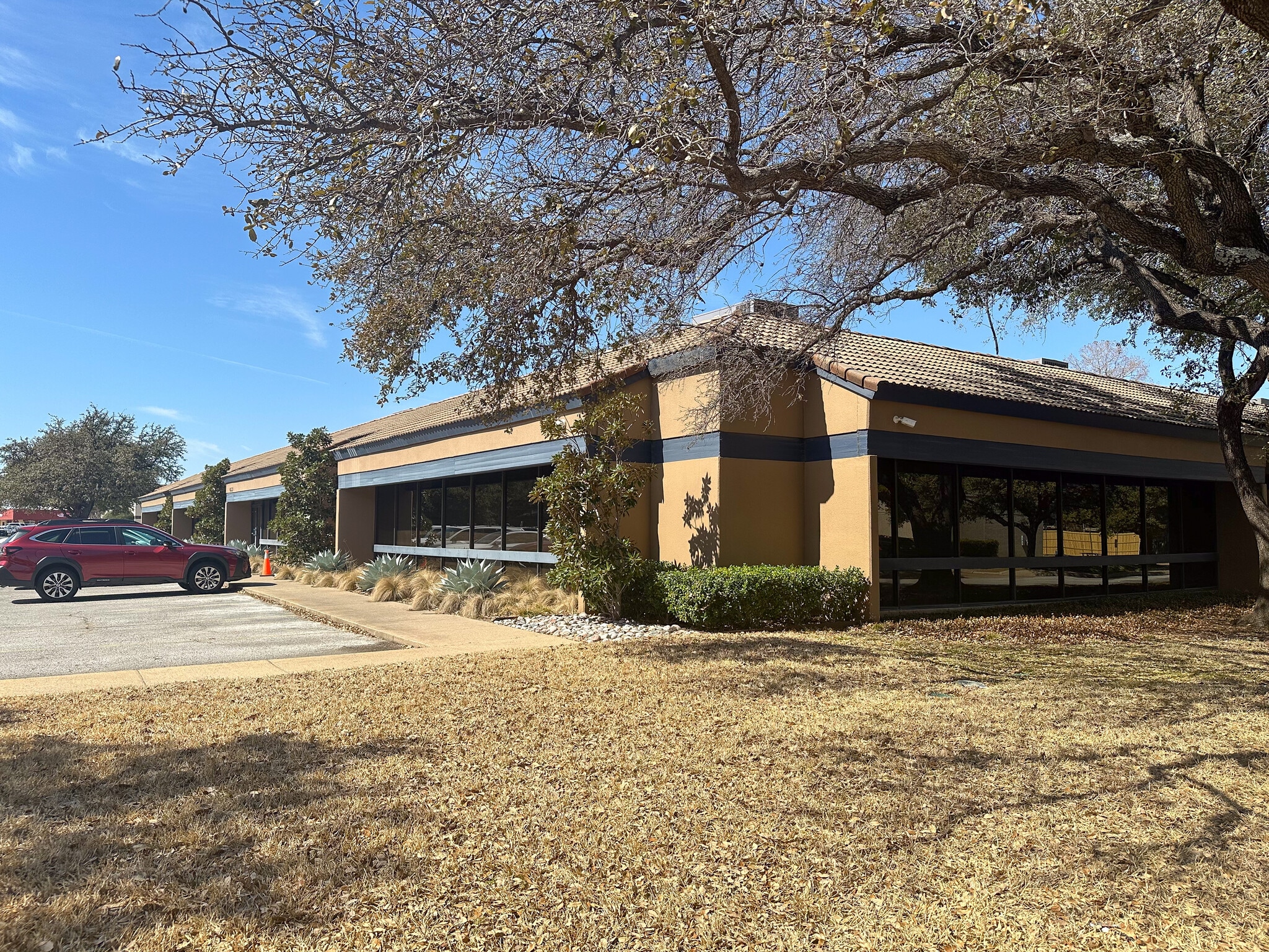 4851 Keller Springs Rd, Addison, TX for Rent