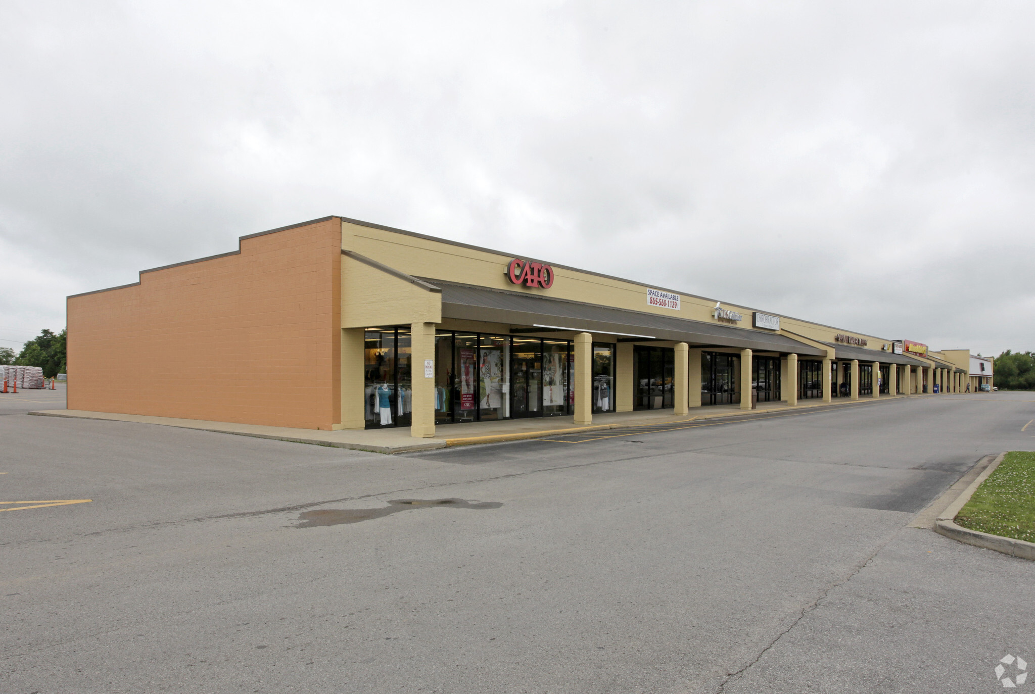 419-449 Highway 52 Byp W, Lafayette, TN for Rent