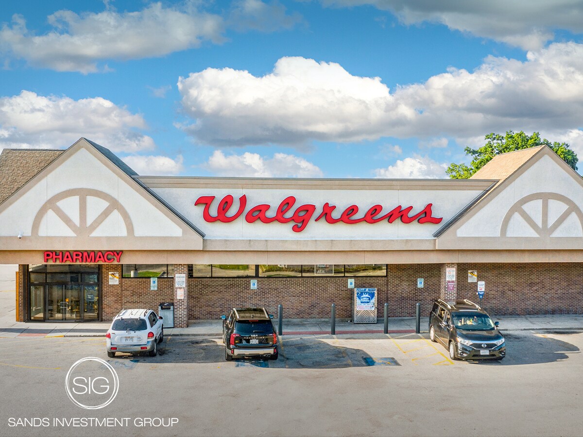 819 N Memorial Dr, Racine, WI for Sale