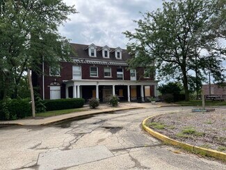 Peoria, IL Assisted Livings - 1924 SW Adams St