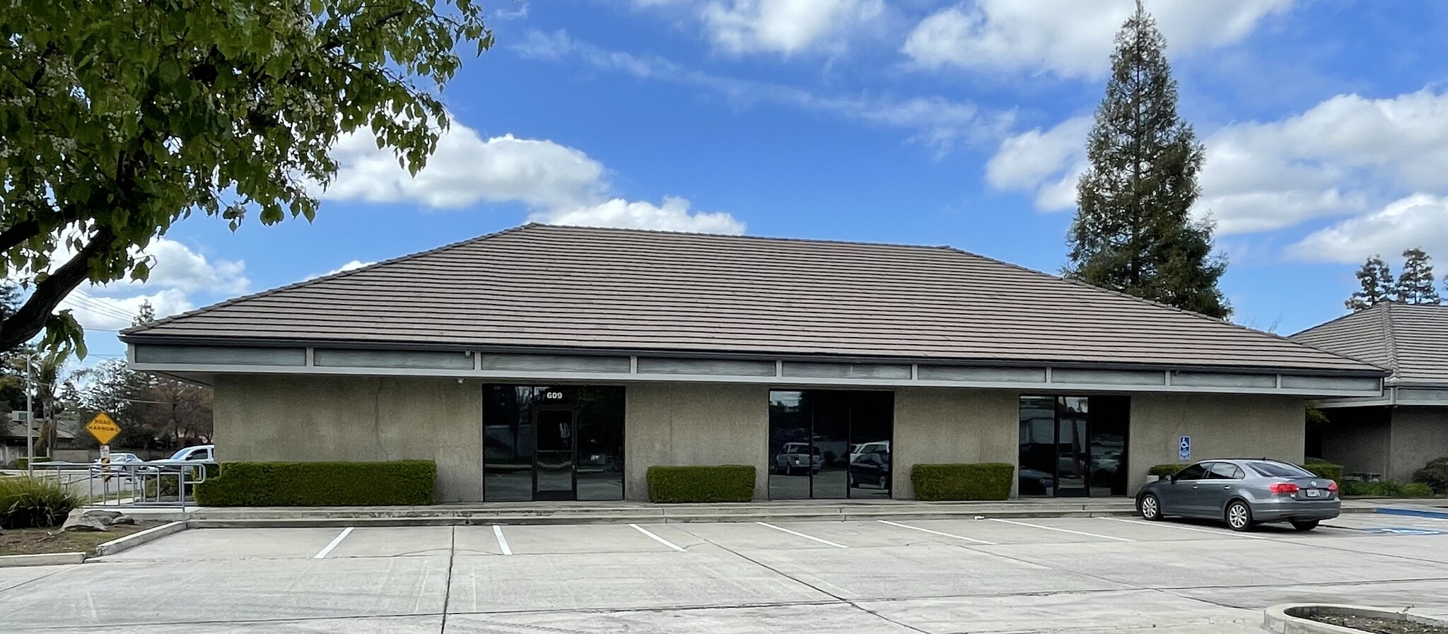 609-611 N Akers St, Visalia, CA for Rent