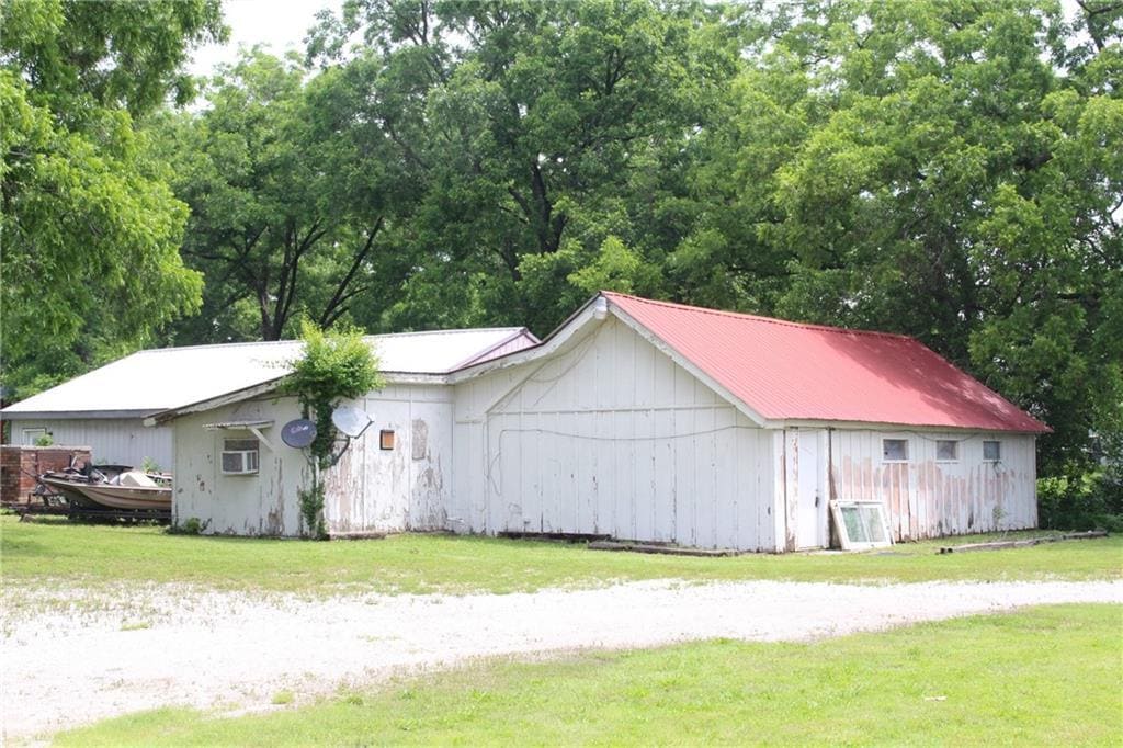 104 Market St, La Cygne, KS for Sale