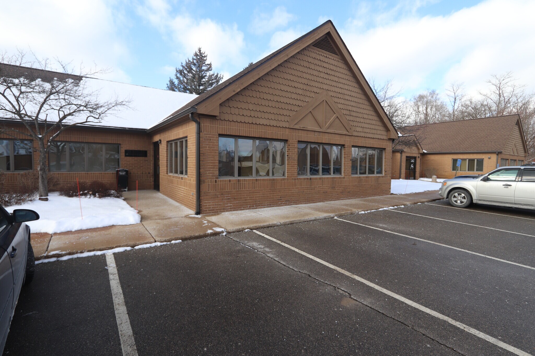10291 Grand River Rd, Brighton, MI for Rent