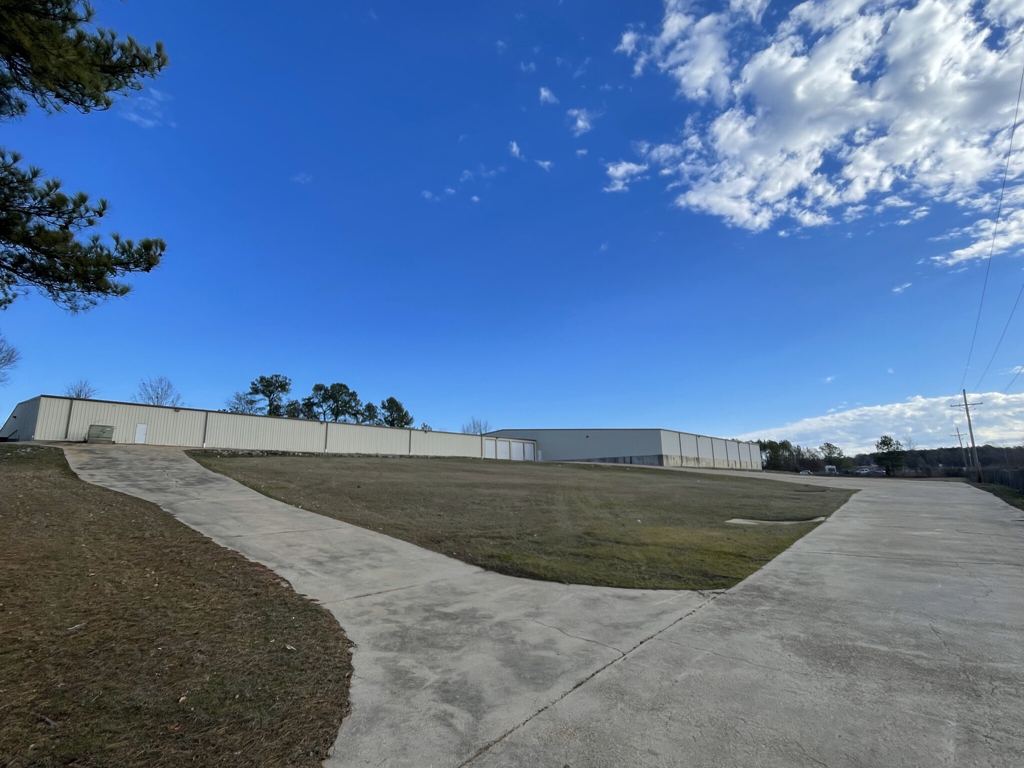 1014 Industrial Park Dr, Clinton, MS for Rent