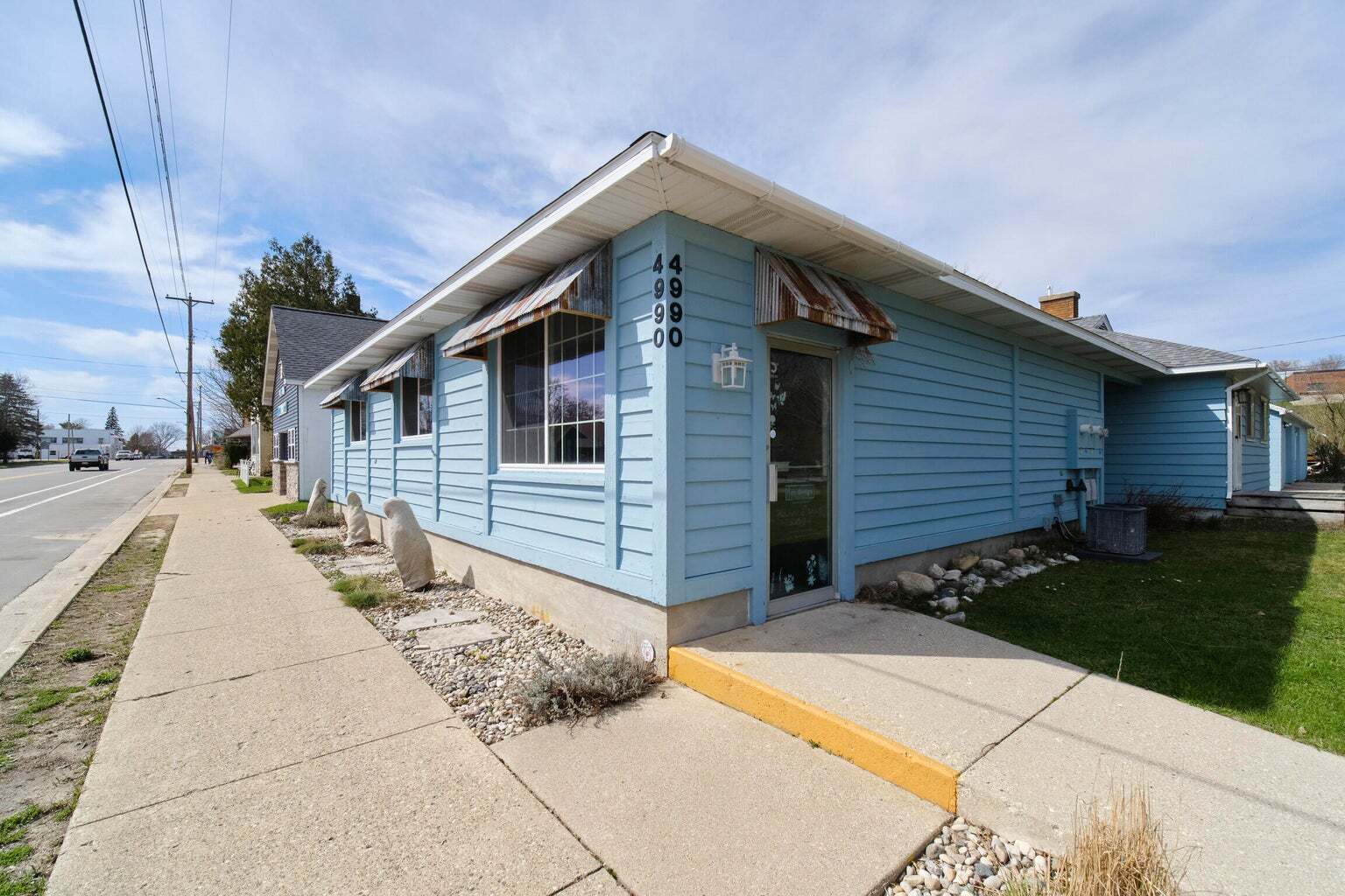 4990 Main St, Onekama, MI for Sale