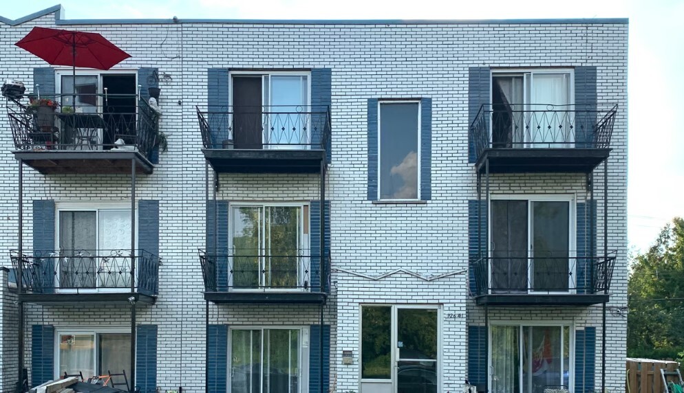 12641 Rue Victoria, Montréal, QC for Sale