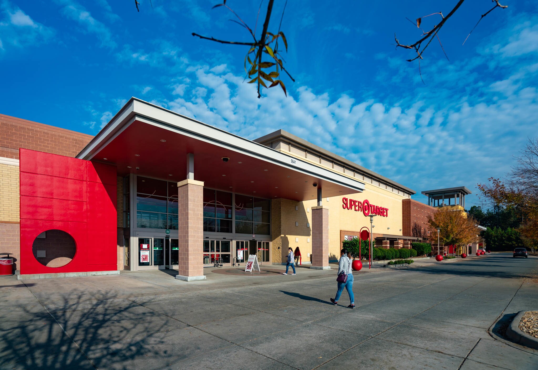 9841 Northlake Centre Pky Charlotte, NC 28216 - Shopping Center