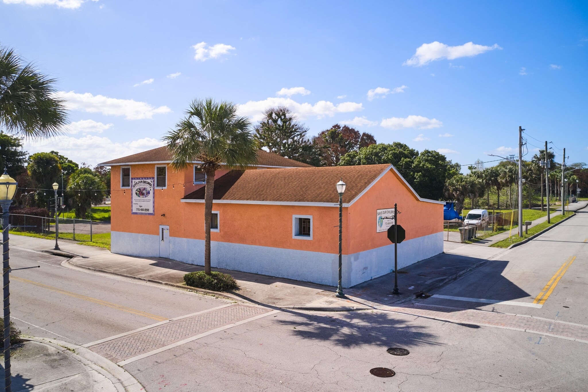 464 N 9th St, Fort Pierce, FL for Sale