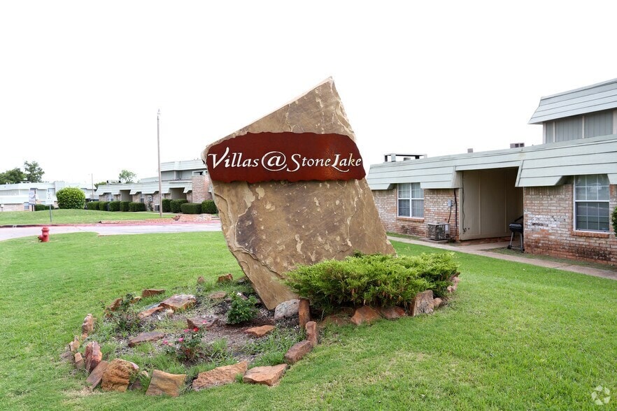 7404 Lyrewood Ln, Oklahoma City, OK for Sale