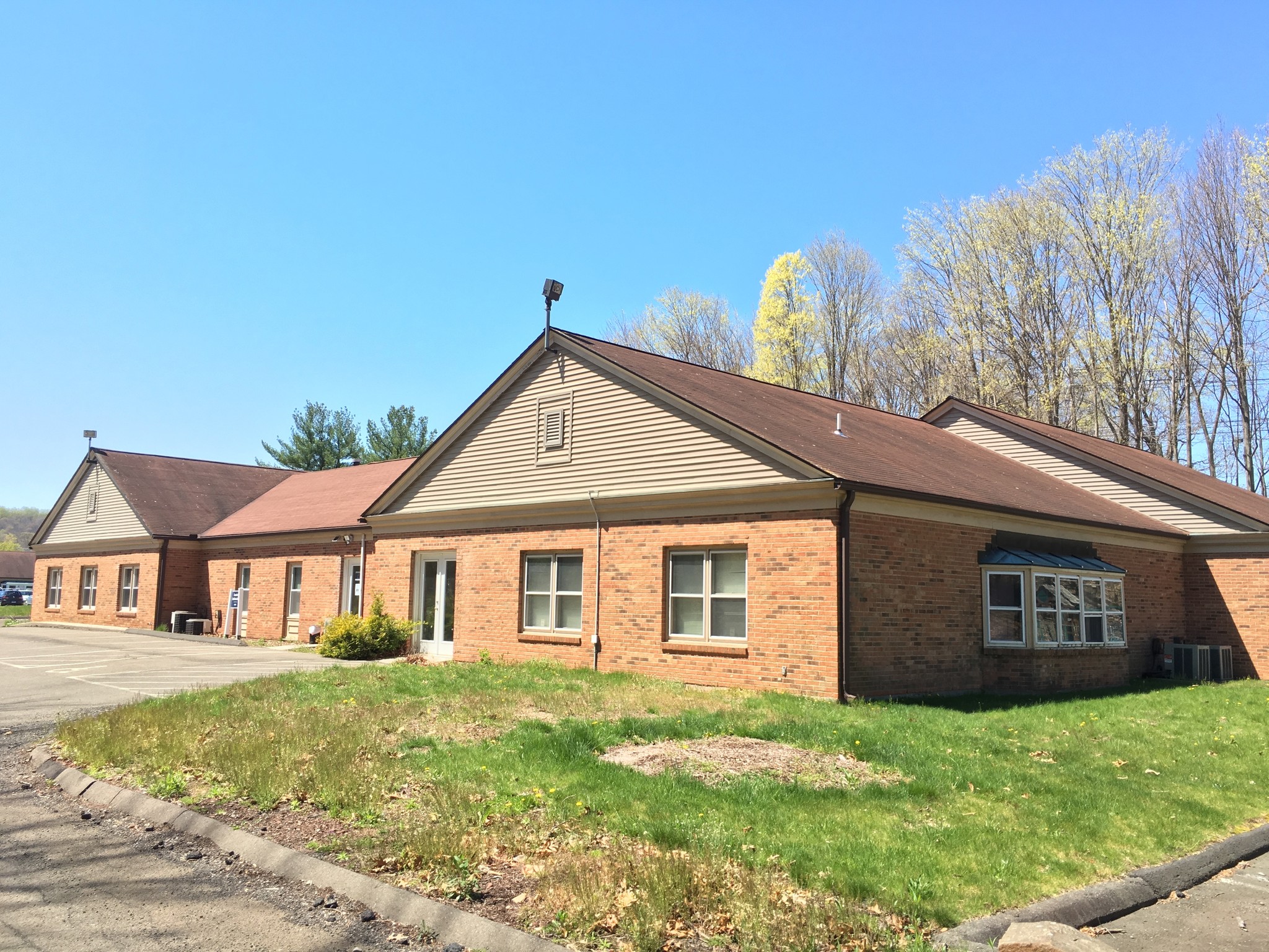 98 S Turnpike Rd, Wallingford, CT for Rent