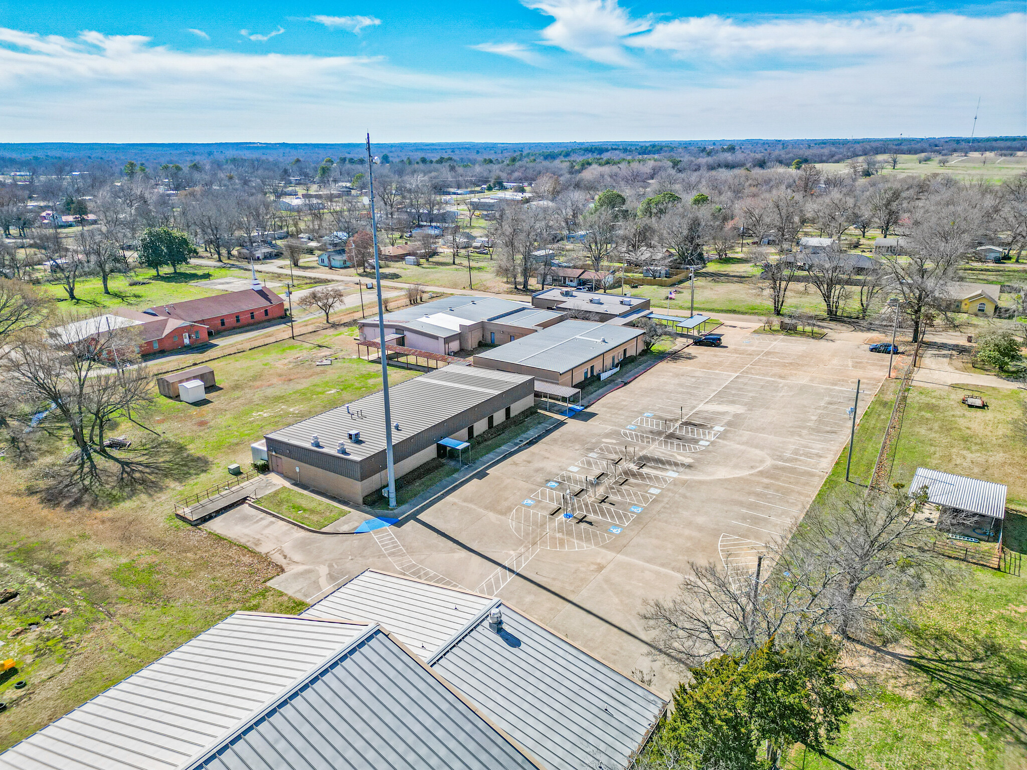 214 N School St, Winfield, TX for Sale