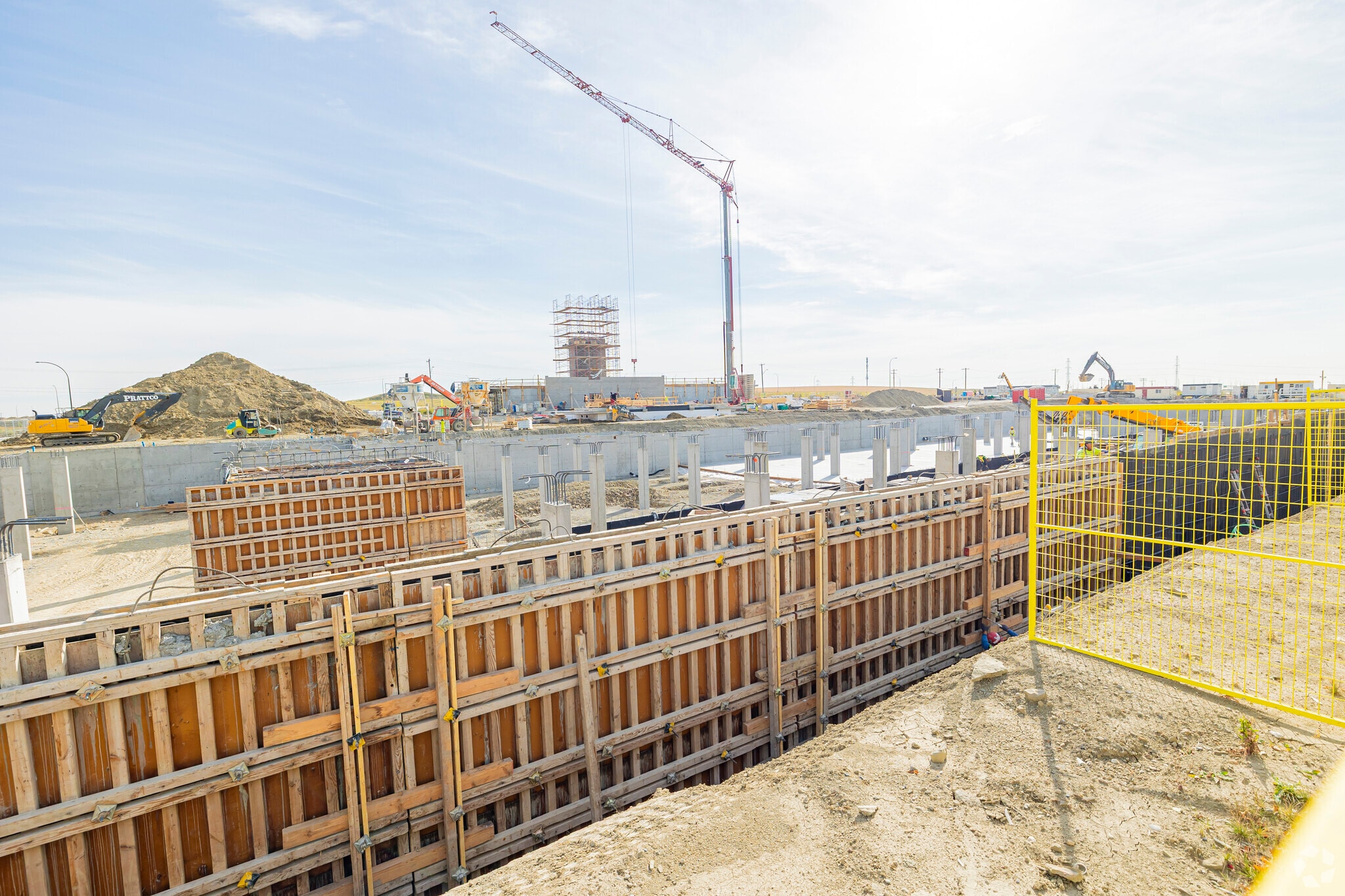 1 NW St, Calgary, AB for Rent