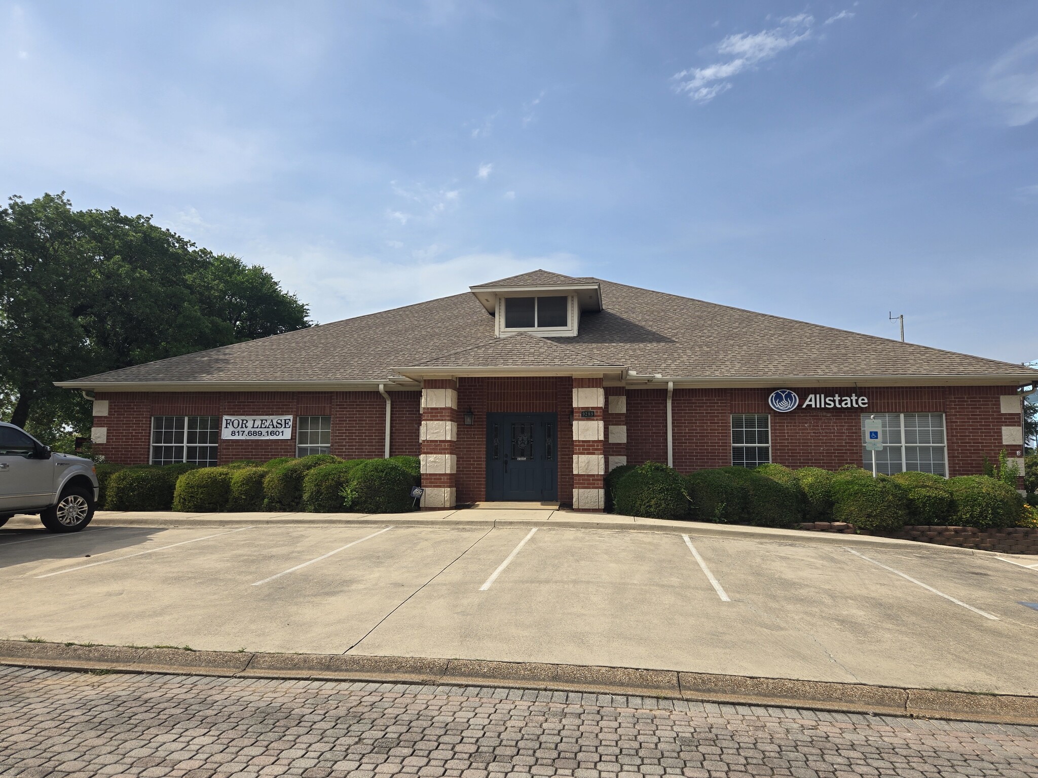 9289 Huntington Sq, North Richland Hills, TX for Rent