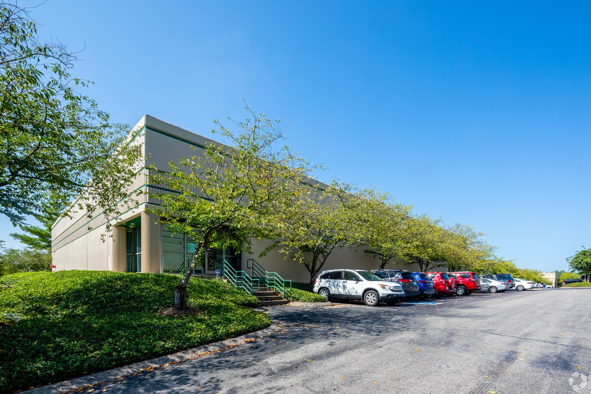 600-623 Airpark Center Dr, Nashville, TN for Rent