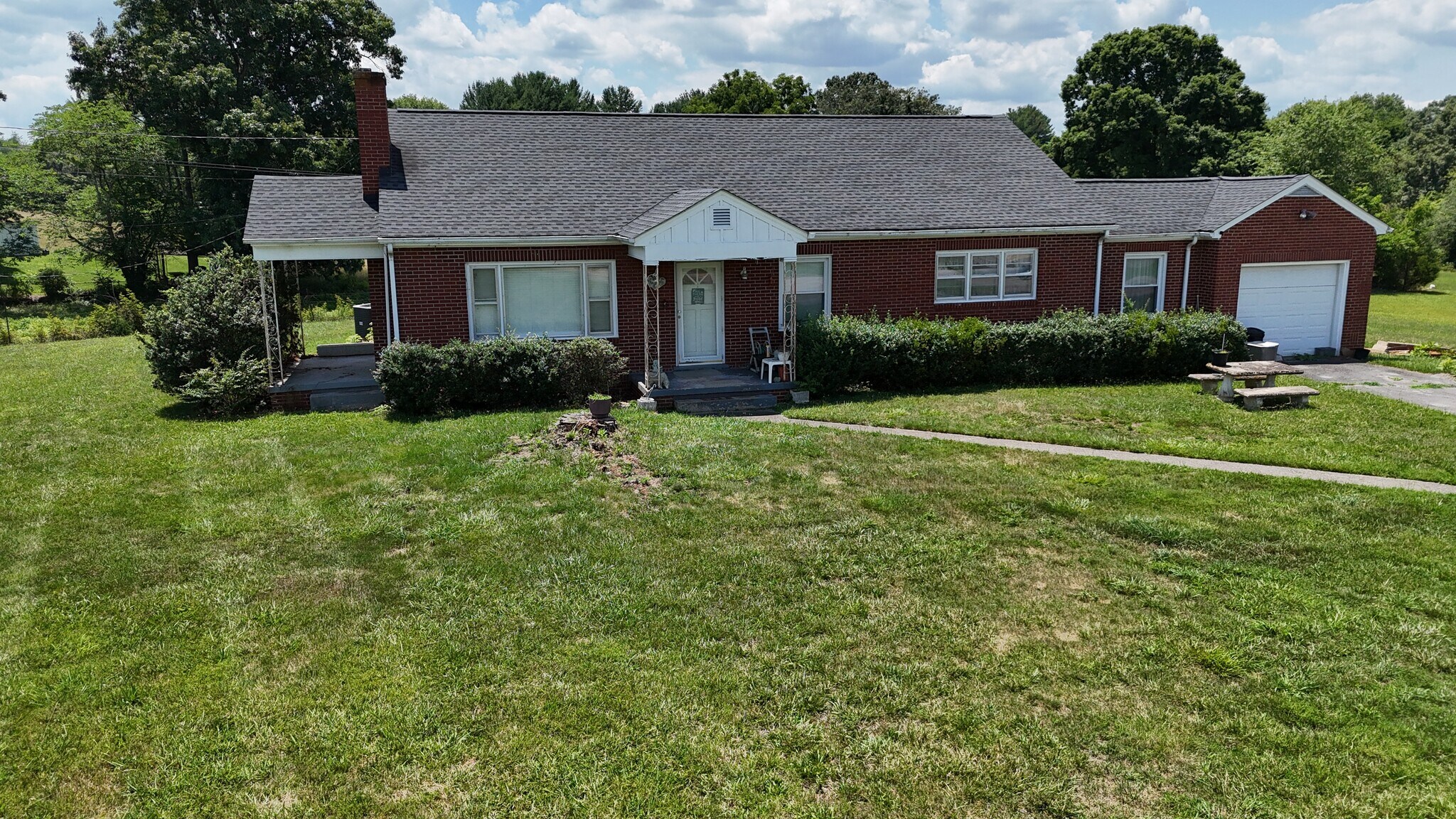 5207 N Roan St, Gray, TN for Sale