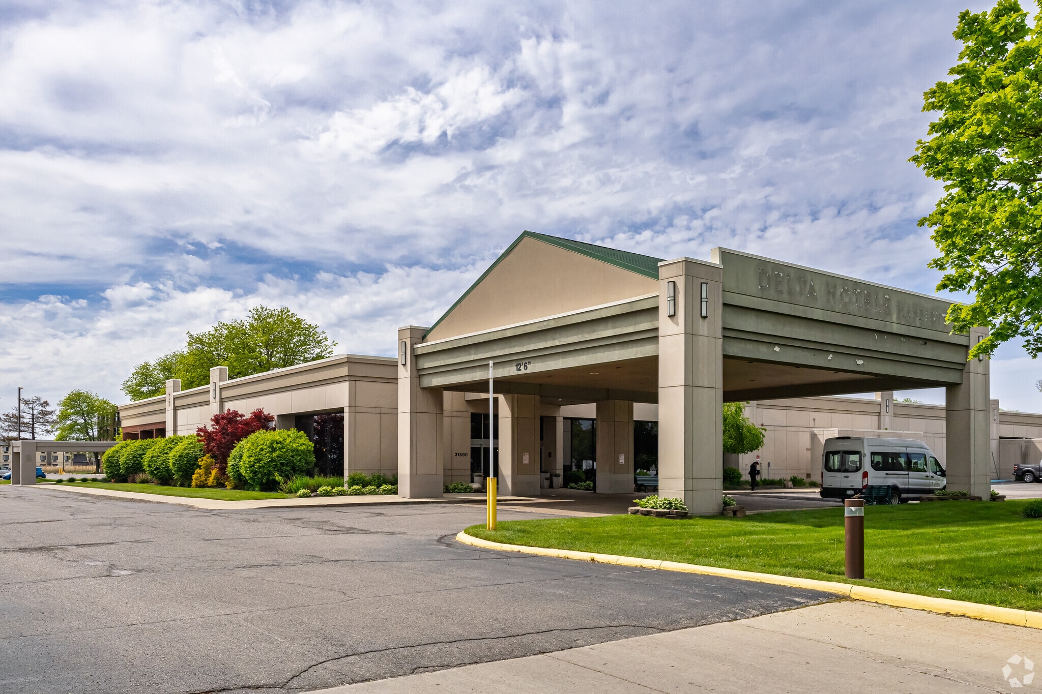 31500 Wick Rd, Romulus, MI for Sale