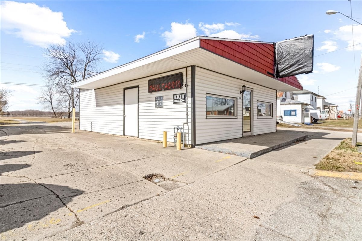 406 N Main St, Lynn, IN for Rent