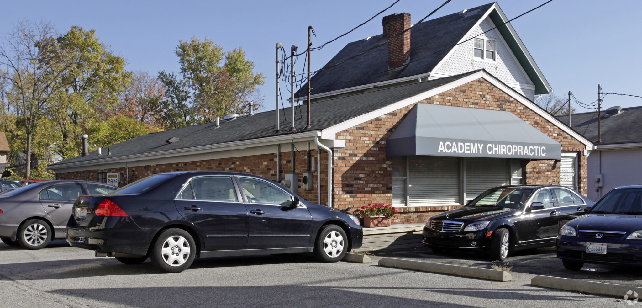 7351 Montgomery Rd, Cincinnati, OH for Sale