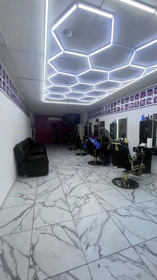 Woodside, NY Storefront - 3078-30100 51st St