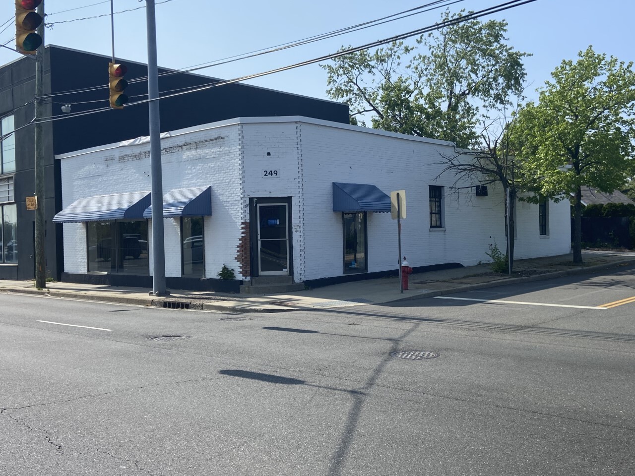 249 Old Country Rd, Carle Place, NY for Rent