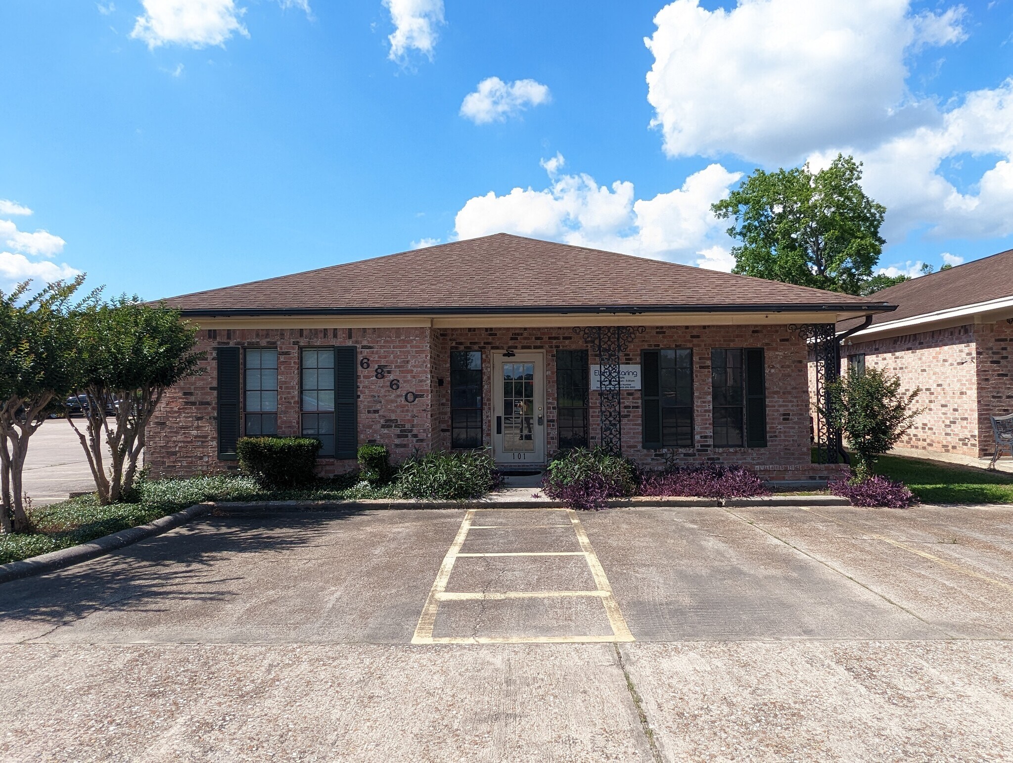 6860 Phelan Blvd, Beaumont, TX for Rent