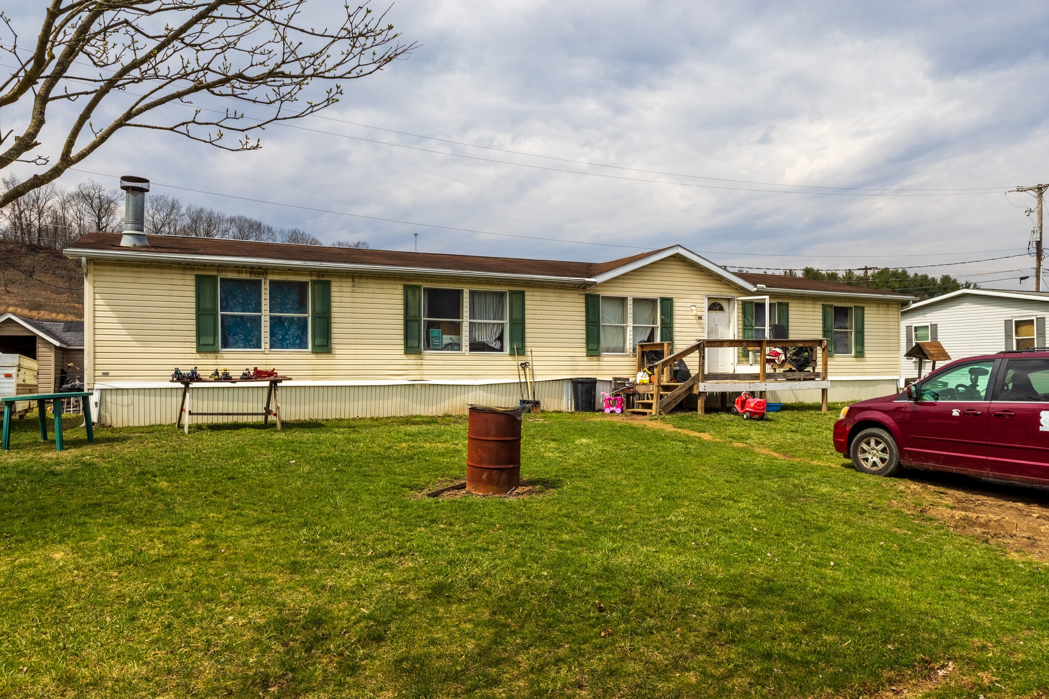 1094 Chestnut St, Claysburg, PA for Sale