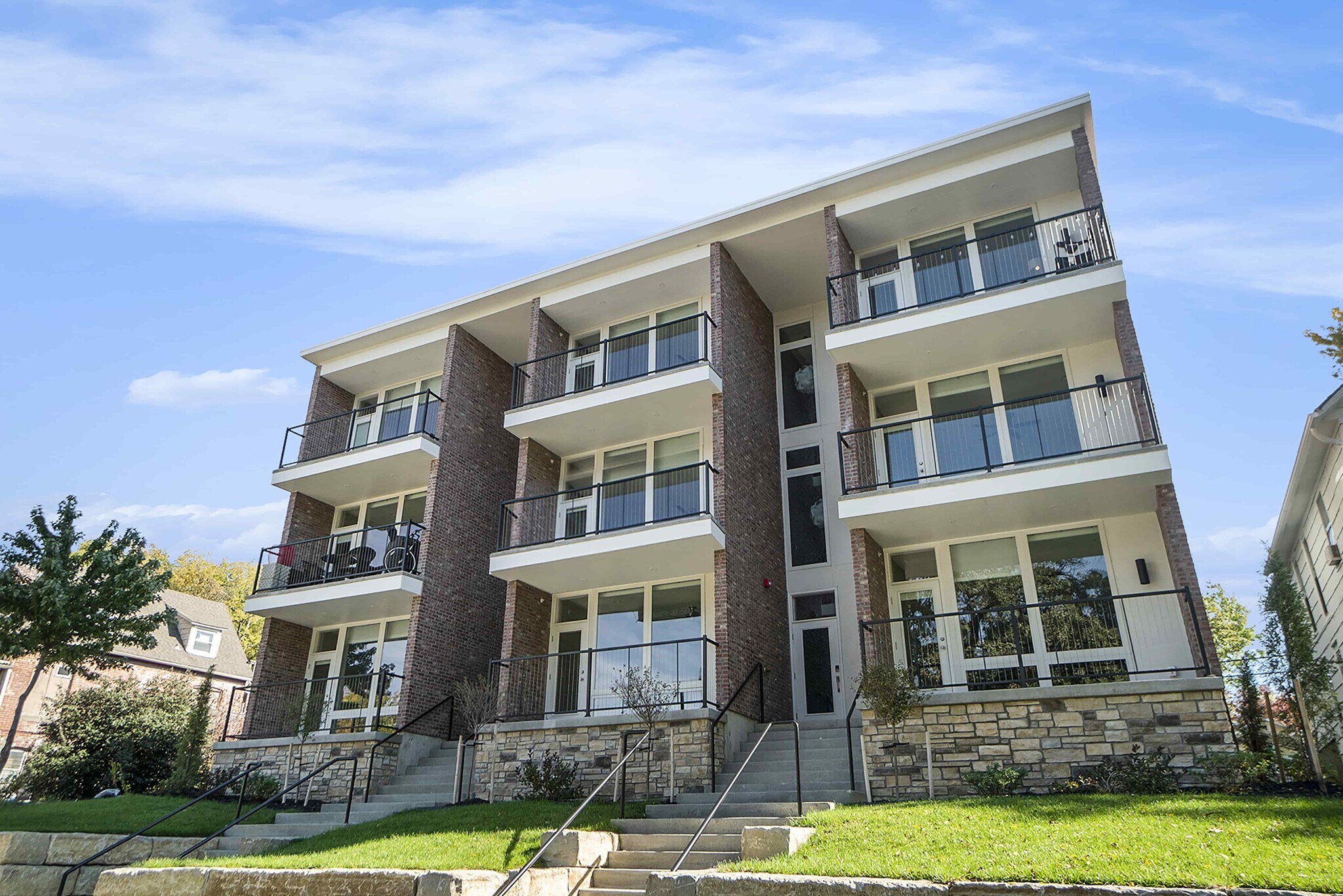 3937 Kenwood Ave, Kansas City, MO for Sale