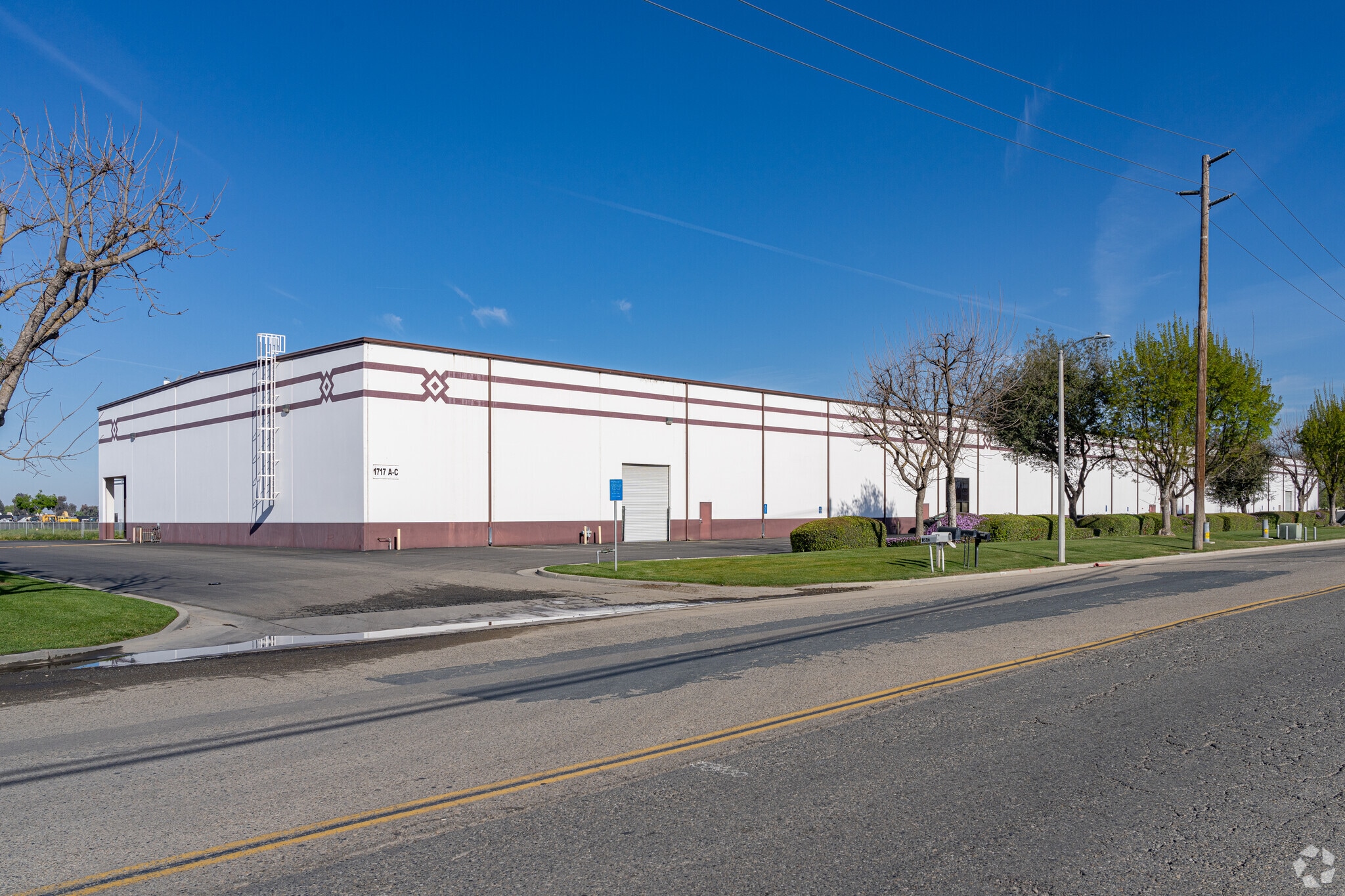 1717 N Shirk Rd, Visalia, CA for Rent