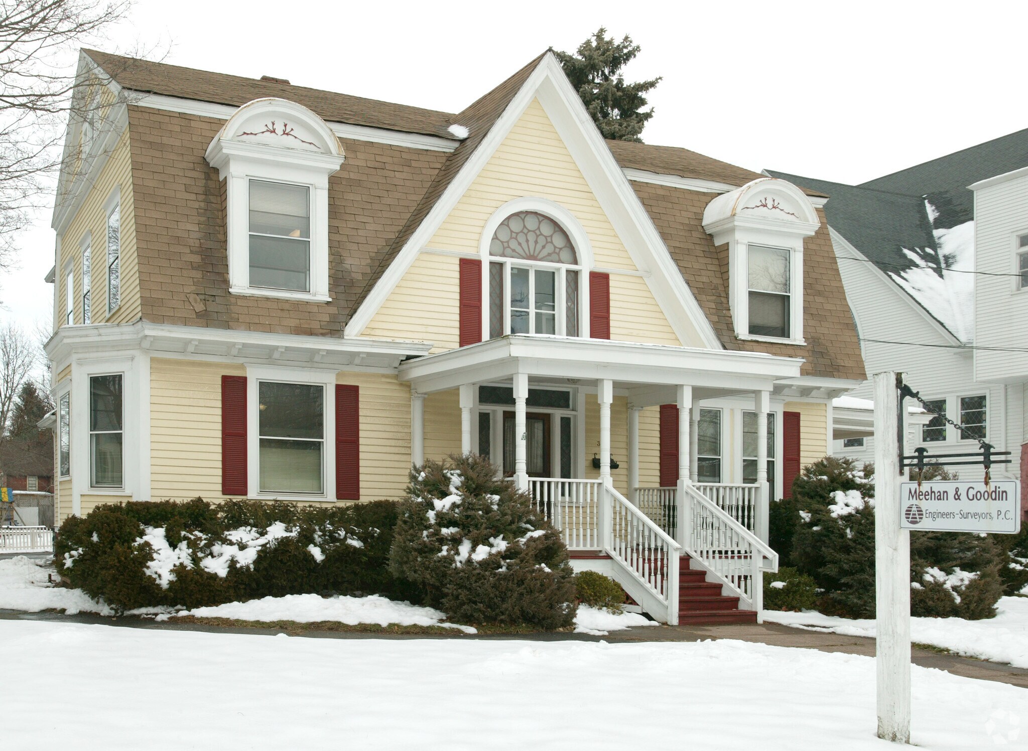 387 N Main St, Manchester, CT for Sale