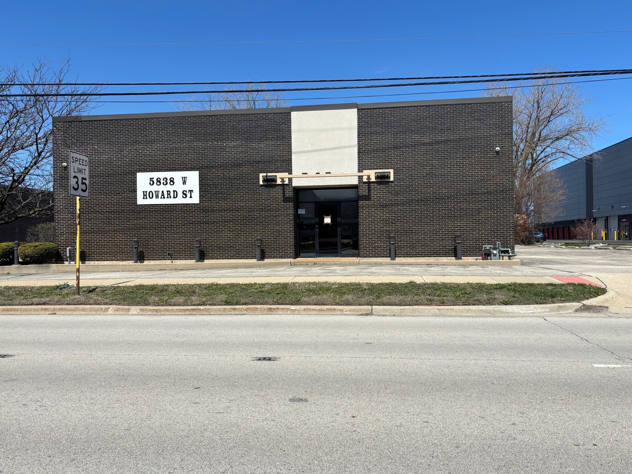 5834 W Howard St, Skokie, IL for Sale