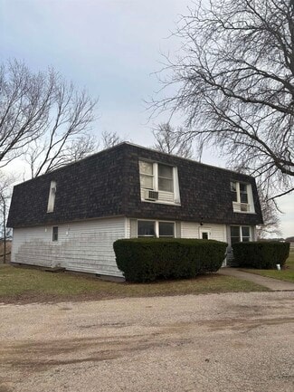 Brimfield, IL Apartments - 421 E Knoxville St