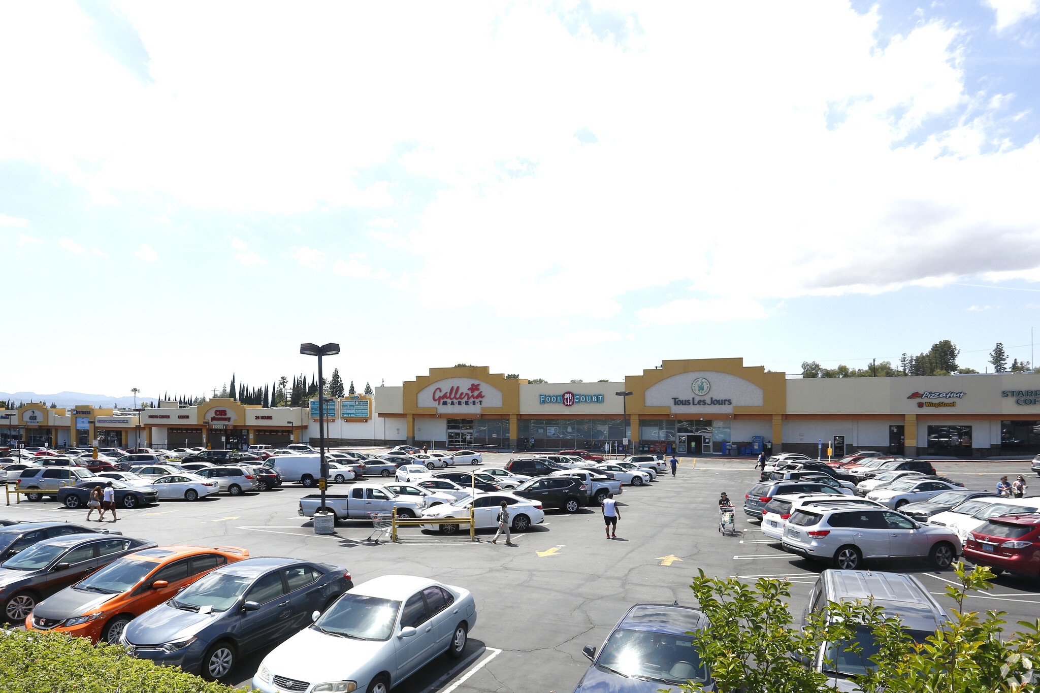 10141-10231 Reseda Blvd, Northridge, CA for Rent