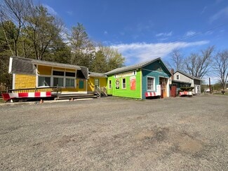Lee, MA Storefront Retail/Residential - 395 Laurel St