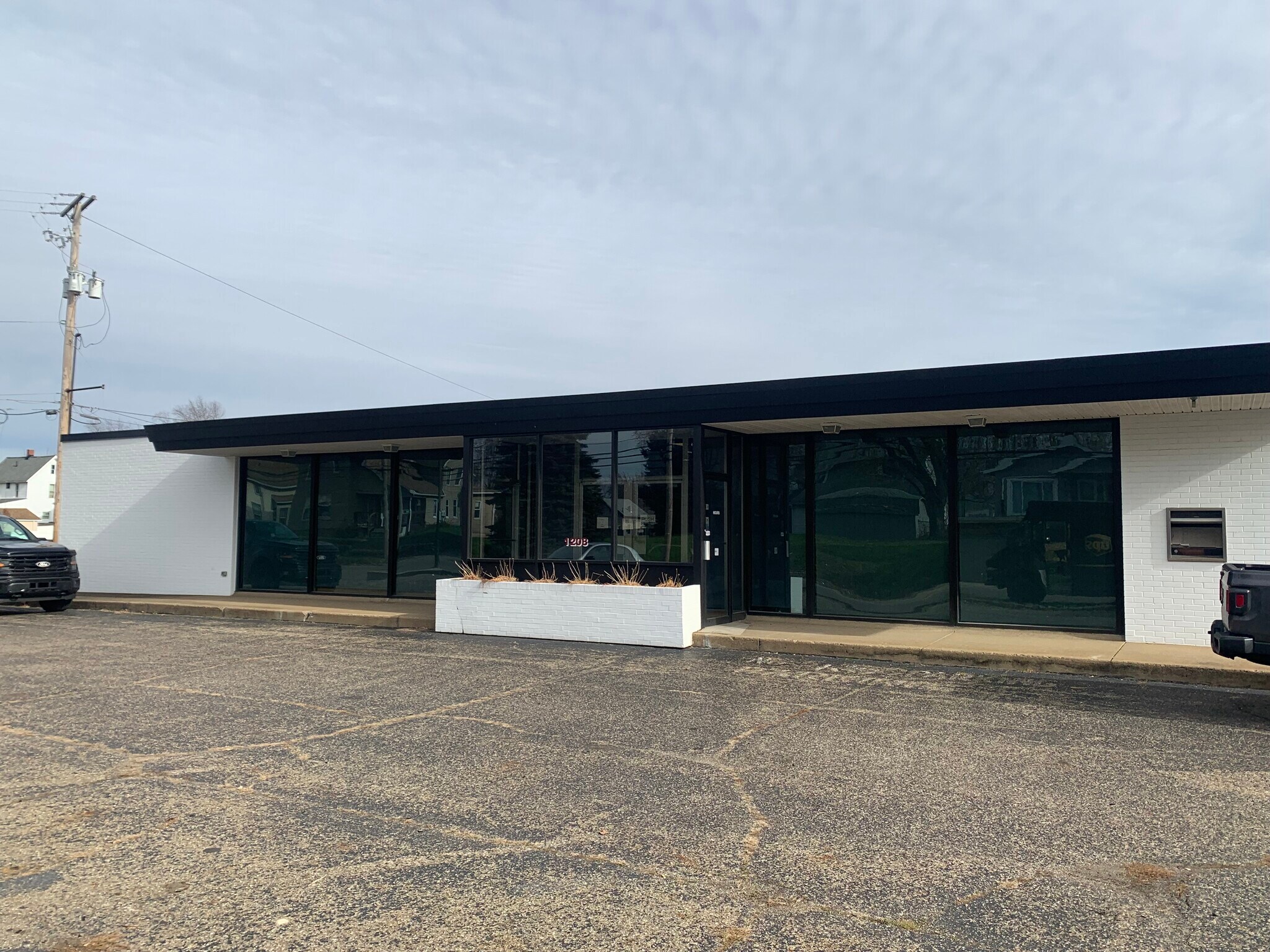 1208 Harrison Ave SW, Canton, OH for Rent