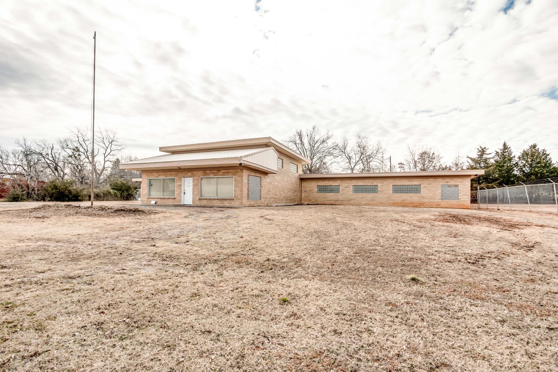 402 W Highland St, Tecumseh, OK for Sale